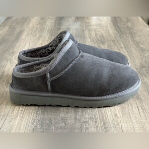 Ugg Classic Slippers Gray Size 8 EUC!